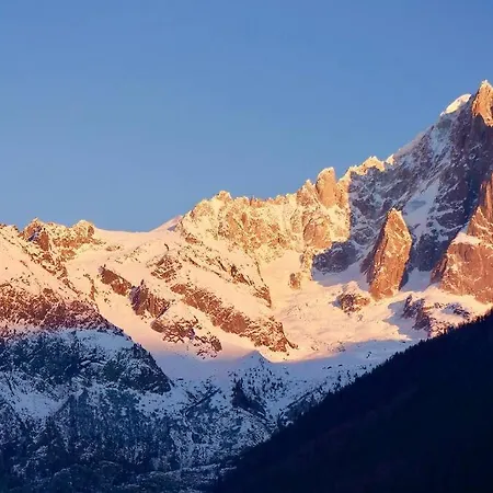 Modern 2br 5* Pool Gym Garage Mont-blanc View Appartamento *