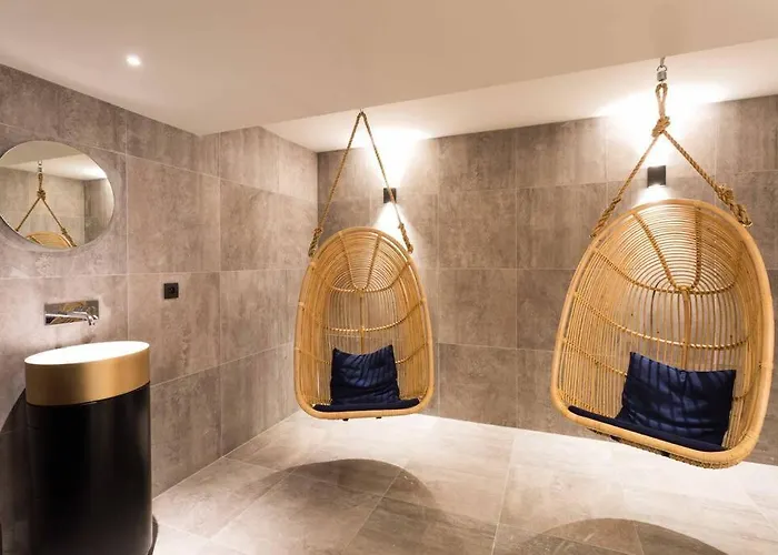 Modern 2br 5* Pool Gym Garage Mont-blanc View Апартаменти *