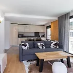 Modern 2br 5* Pool Gym Garage Mont-blanc View * שאמוני