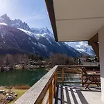 Modern 2br 5* Pool Gym Garage Mont-blanc View *